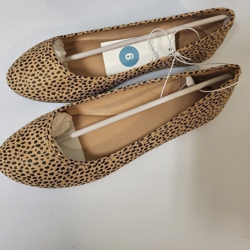 2 for $25 Universal thread round toe ballet Animal print flat ladies size 6